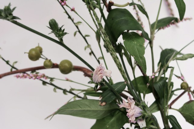 simple natural fall decor in a vase
